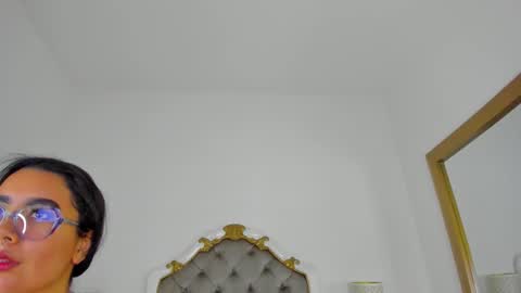 paulina lux online show from February 2026 02:58:02 PM