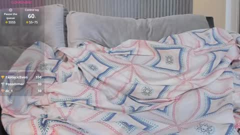 Snapshot of paulina_sweett chatting on January 2025 02:53:01 PM Paulina online show from January 2025 02:53:01 PM