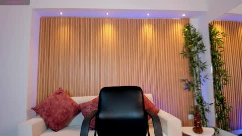 Paulina  online show from February 2026 10:45:01 AM