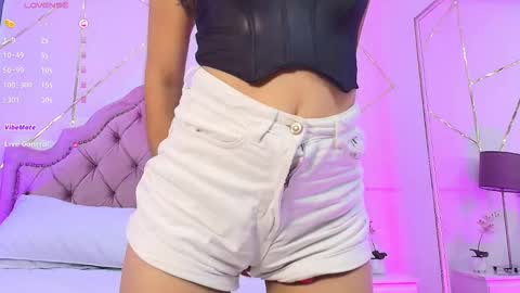 Paulina Belle online show from March 2025 03:27:01 PM