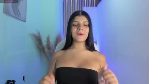 Paulina Belle online show from November 2025 12:49:01 PM