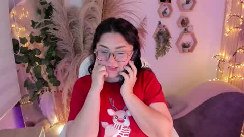 Estefania online show from November 2025 01:16:01 AM