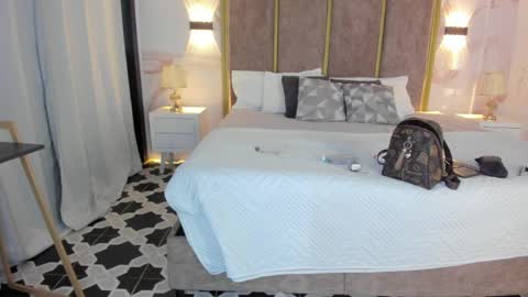 Paulina online show from March 2026 11:43:02 AM