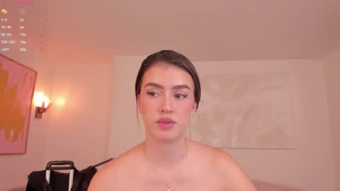 Paulina Santos  online show from December 2025 05:31:01 PM