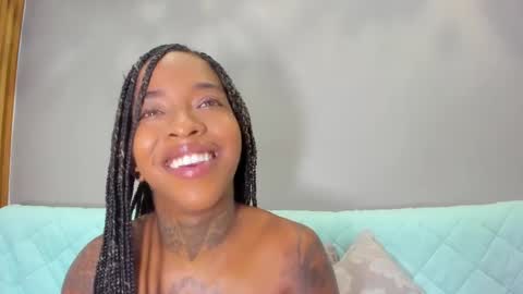 Snapshot of pauline_fox chatting on September 2025 01:38:02 AM Pauline online show from September 2025 01:38:02 AM