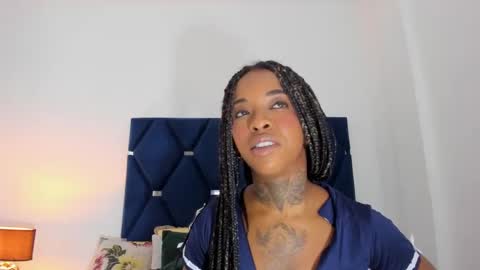 Snapshot of pauline_fox chatting on October 2025 01:23:01 AM Pauline online show from October 2025 01:23:01 AM