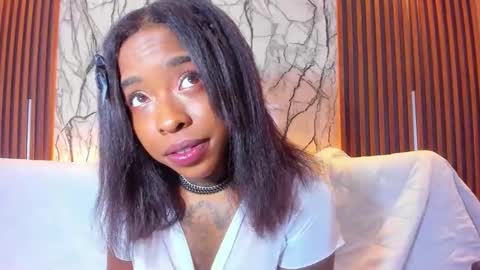 Snapshot of pauline_fox chatting on November 2025 01:27:01 AM Pauline online show from November 2025 01:27:01 AM