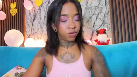 Snapshot of pauline_fox chatting on November 2025 02:25:02 AM Pauline online show from November 2025 02:25:02 AM