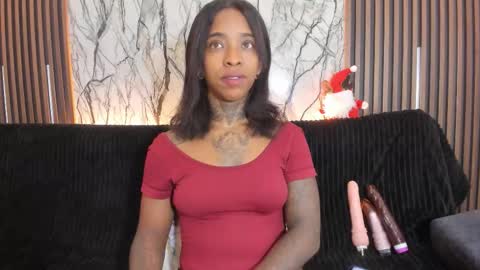 Snapshot of pauline_fox chatting on December 2025 03:12:02 AM Pauline online show from December 2025 03:12:02 AM