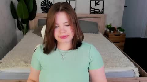 Snapshot of pauline_moore chatting on April 2026 12:29:02 PM Erica online show from April 2026 12:29:02 PM