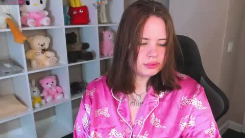 Snapshot of pauline_moore chatting on May 2026 09:15:02 AM Erica online show from May 2026 09:15:02 AM