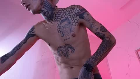 Snapshot of paulo527 chatting on April 2026 10:01:02 PM Paulo online show from April 2026 10:01:02 PM