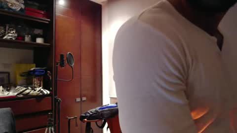 Snapshot of paulripped chatting on October 2025 11:17:02 PM Paul online show from October 2025 11:17:02 PM