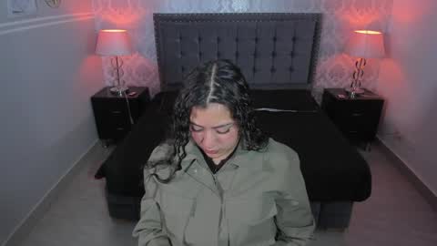 Snapshot of paulyss chatting on April 2026 11:44:02 AM Paulys online show from April 2026 11:44:02 AM