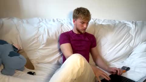 Snapshot of pavelrey chatting on March 2026 01:05:01 PM Pavel online show from March 2026 01:05:01 PM