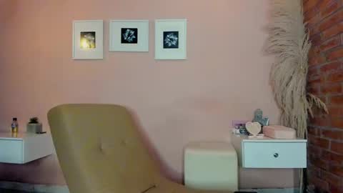 peach tyron online show from February 2025 01:45:02 AM