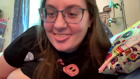 Snapshot of peachesbestfriend chatting on May 2026 05:53:01 PM peachesbestfriend online show from May 2026 05:53:01 PM