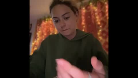 Snapshot of peachesncreampiezz chatting on July 2026 10:04:01 PM peachesncreampiezz online show from July 2026 10:04:01 PM