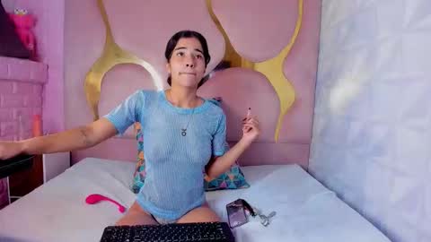 peachrougeh online show from December 2025 08:59:01 PM