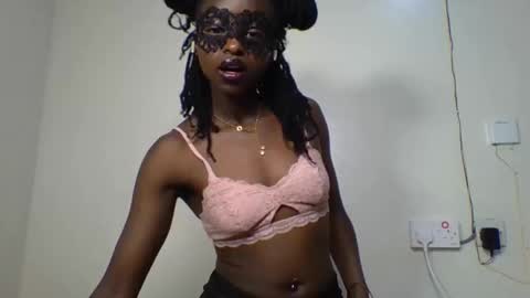 Snapshot of peachy_ebony chatting on November 2025 01:28:01 AM peachy_ebony online show from November 2025 01:28:01 AM