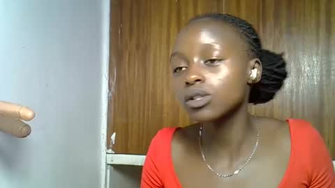 Snapshot of peachy_ebony chatting on November 2025 02:50:02 AM peachy_ebony online show from November 2025 02:50:02 AM