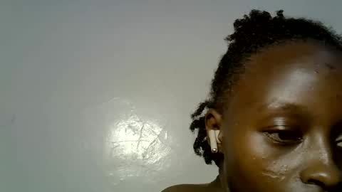 Snapshot of peachy_ebony chatting on November 2025 04:22:02 PM peachy_ebony online show from November 2025 04:22:02 PM