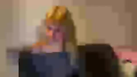 Snapshot of peachyamelia chatting on April 2026 06:01:02 PM Alice online show from April 2026 06:01:02 PM