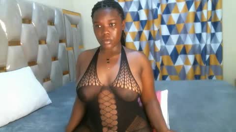 Snapshot of peachygirl255 chatting on November 2025 01:11:02 PM Peachy online show from November 2025 01:11:02 PM