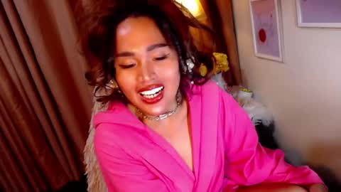 Snapshot of peakaboo_xx chatting on April 2026 03:57:02 AM Angel Creamdensada online show from April 2026 03:57:02 AM