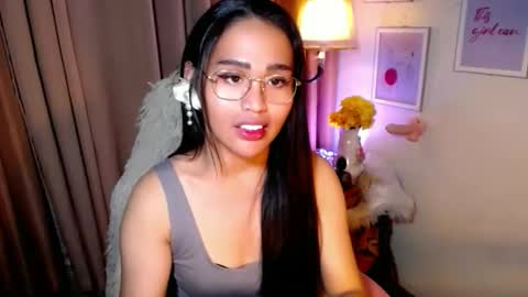 Snapshot of peakaboo_xx chatting on April 2026 06:22:02 AM Angel Creamdensada online show from April 2026 06:22:02 AM