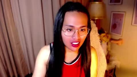 Snapshot of peakaboo_xx chatting on May 2026 07:02:02 AM Angel Creamdensada online show from May 2026 07:02:02 AM