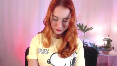 Snapshot of pear__moon chatting on January 2025 02:47:01 AM LILLY online show from January 2025 02:47:01 AM