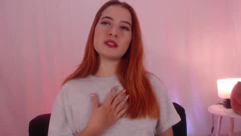 Snapshot of pear__moon chatting on March 2025 04:07:02 AM LILLY online show from March 2025 04:07:02 AM