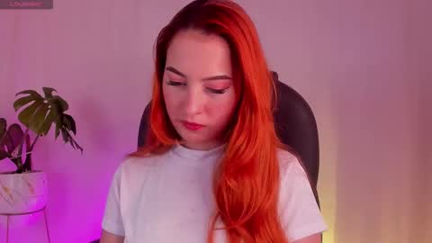 Snapshot of pear__moon chatting on September 2025 11:59:02 PM LILLY online show from September 2025 11:59:02 PM