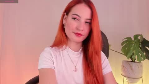 Snapshot of pear__moon chatting on September 2025 12:38:01 AM LILLY online show from September 2025 12:38:01 AM