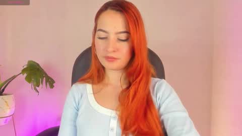 Snapshot of pear__moon chatting on November 2025 10:12:01 PM LILLY online show from November 2025 10:12:01 PM