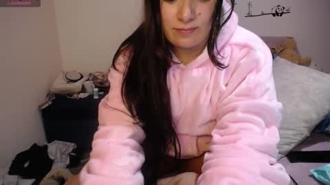 Pearl online show from November 2025 04:23:02 AM