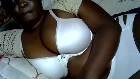 Snapshot of pearl_33 chatting on December 2025 10:33:01 AM Keci online show from December 2025 10:33:01 AM