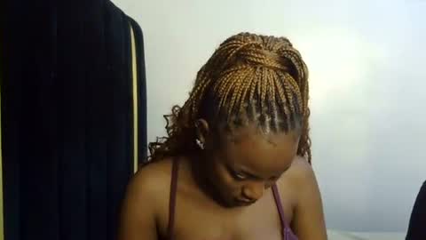 Snapshot of pearl_velvet chatting on March 2026 10:18:01 PM vel online show from March 2026 10:18:01 PM