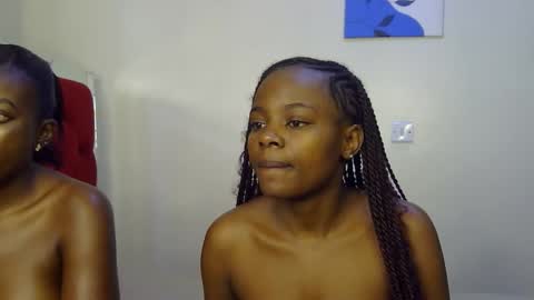 Snapshot of pearl_velvet chatting on March 2026 09:53:01 AM vel online show from March 2026 09:53:01 AM