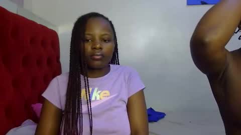 Snapshot of pearl_velvet chatting on April 2026 10:08:02 PM vel online show from April 2026 10:08:02 PM