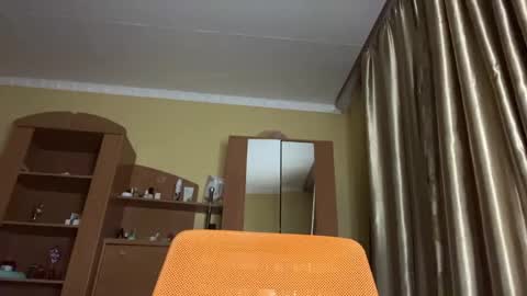 Zlata online show from May 2026 05:21:02 PM