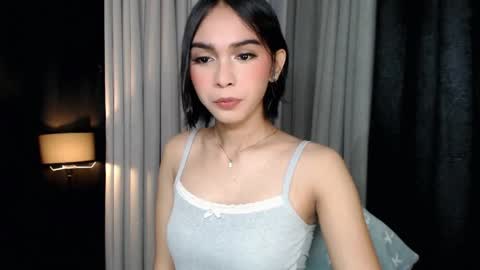 Snapshot of pearlmoore chatting on April 2026 08:57:01 PM Pearl online show from April 2026 08:57:01 PM