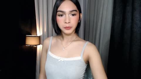 Snapshot of pearlmoore chatting on April 2026 08:23:01 PM Pearl online show from April 2026 08:23:01 PM