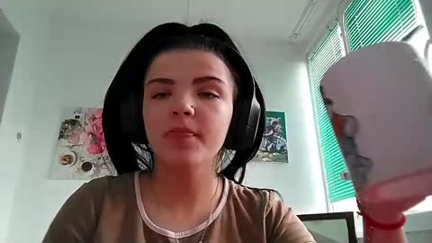 Snapshot of pearlystathis chatting on April 2026 11:38:01 AM Kate online show from April 2026 11:38:01 AM