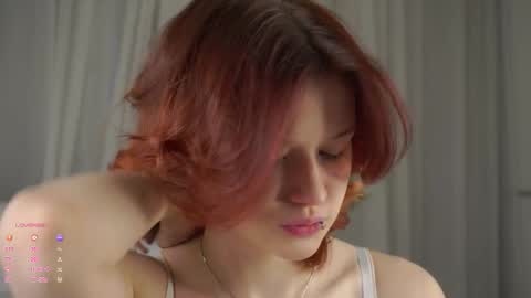 Snapshot of pebee chatting on March 2026 01:12:01 AM Lily online show from March 2026 01:12:01 AM