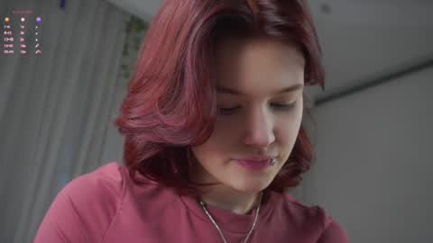 Snapshot of pebee chatting on April 2026 01:14:01 AM Lily online show from April 2026 01:14:01 AM