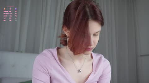 Snapshot of pebee chatting on April 2026 01:11:01 AM Lily online show from April 2026 01:11:01 AM