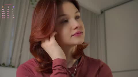 Snapshot of pebee chatting on April 2026 01:11:02 AM Lily online show from April 2026 01:11:02 AM