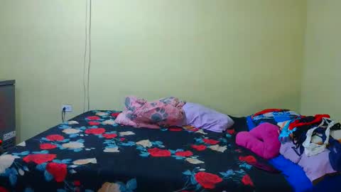 Snapshot of pecadodulce chatting on April 2026 07:58:01 PM pecadodulce online show from April 2026 07:58:01 PM